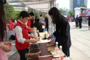 下城區(qū)第十七屆教育超市暨教育公園咨詢(xún)服務(wù)活動(dòng)在武林廣場(chǎng)歡樂(lè)開(kāi)鑼